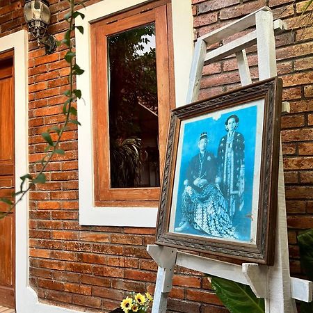 Rumah Pathuk Syariah Homestay ยอกยาการ์ตา ภายนอก รูปภาพ