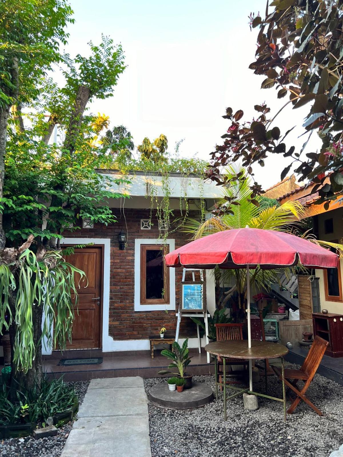 Rumah Pathuk Syariah Homestay ยอกยาการ์ตา ภายนอก รูปภาพ