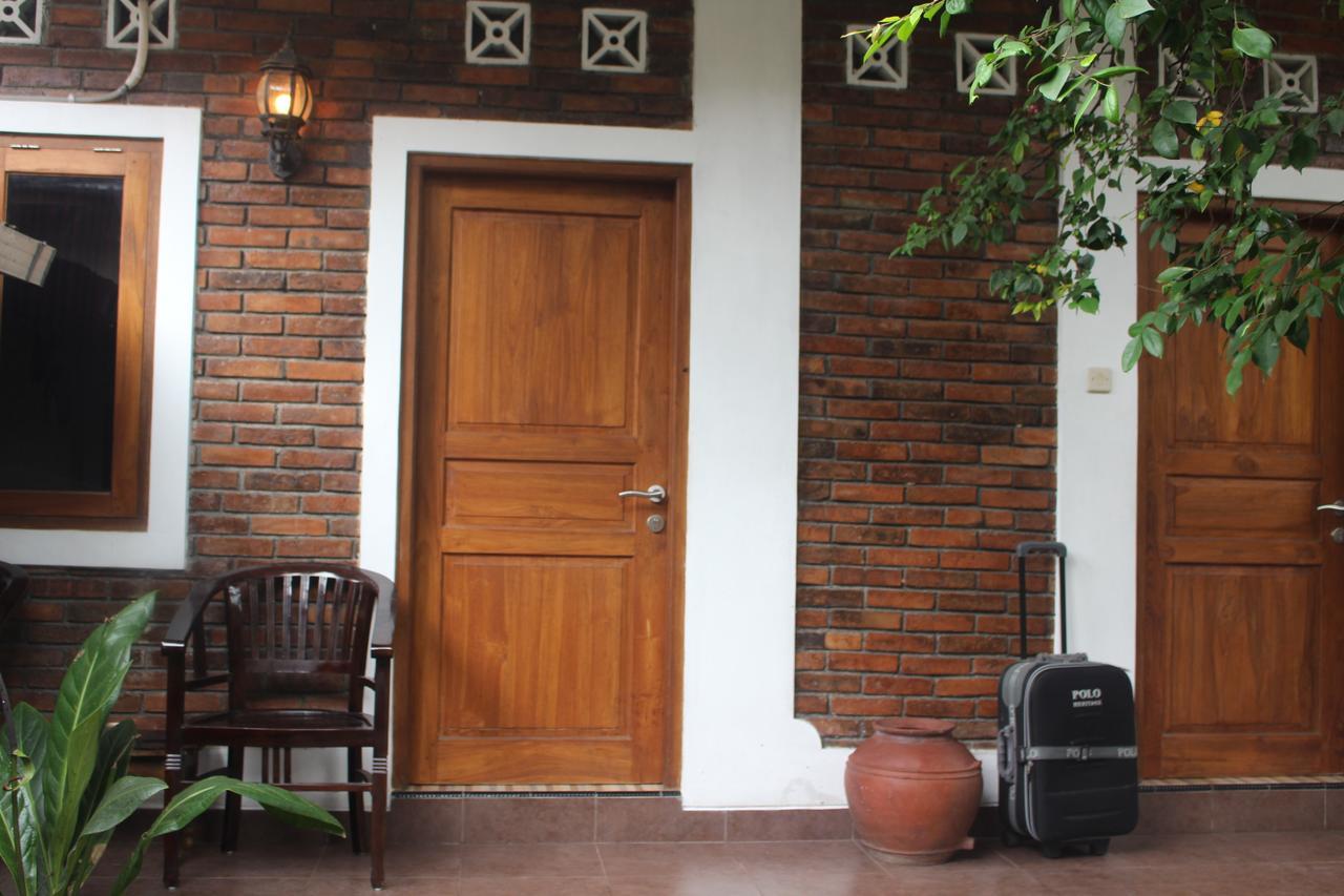 Rumah Pathuk Syariah Homestay ยอกยาการ์ตา ภายนอก รูปภาพ